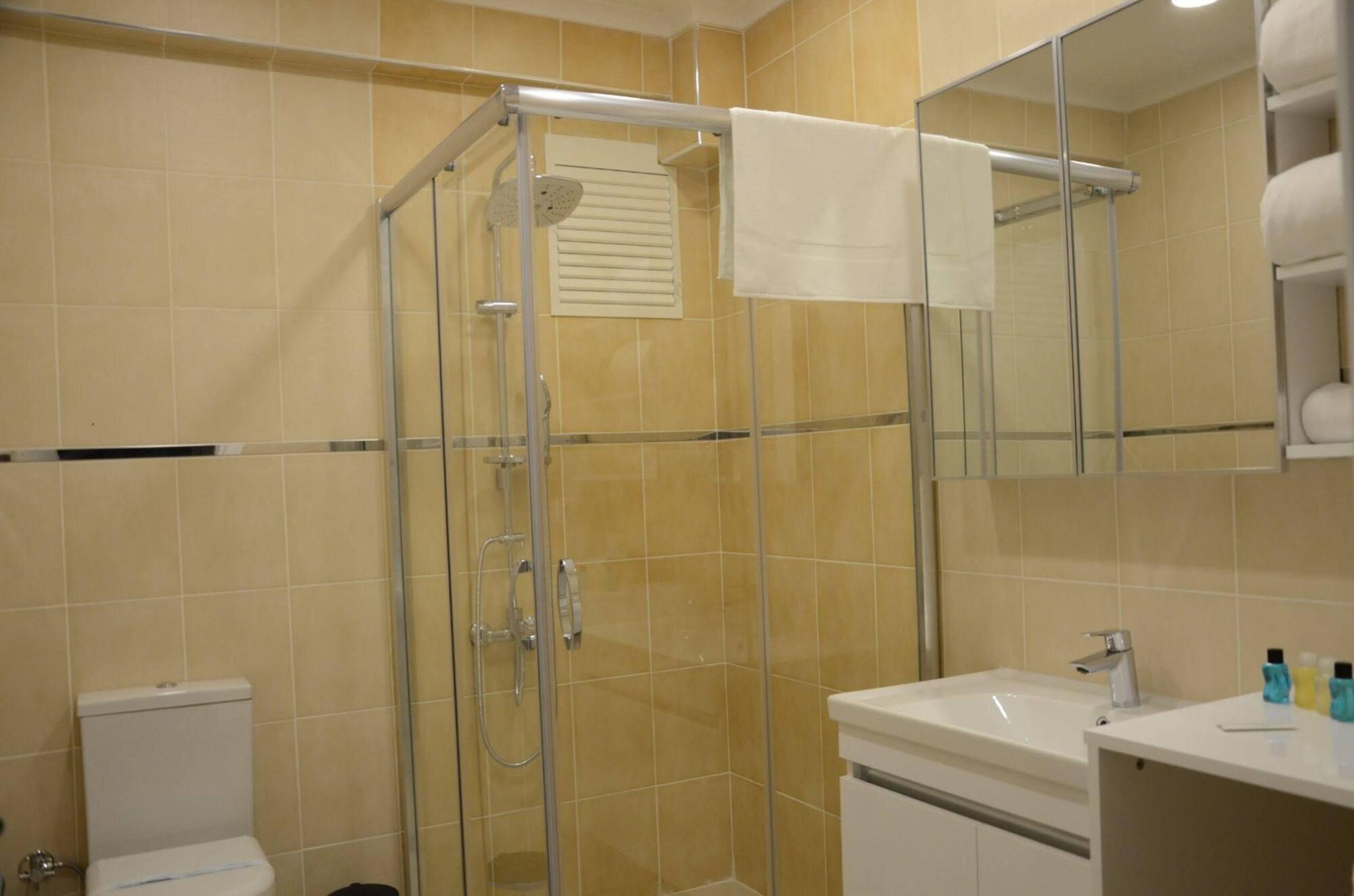 On4 Rooms & Suites อิสตันบูล ภายนอก รูปภาพ